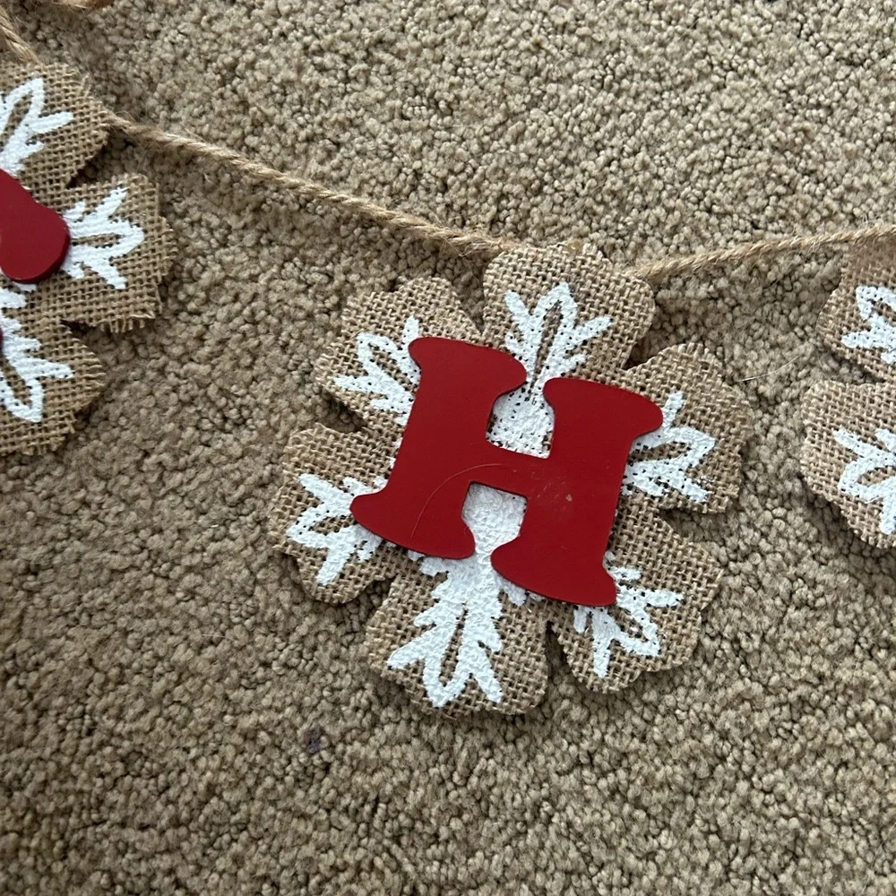Kirklands Red and White Christmas Garland